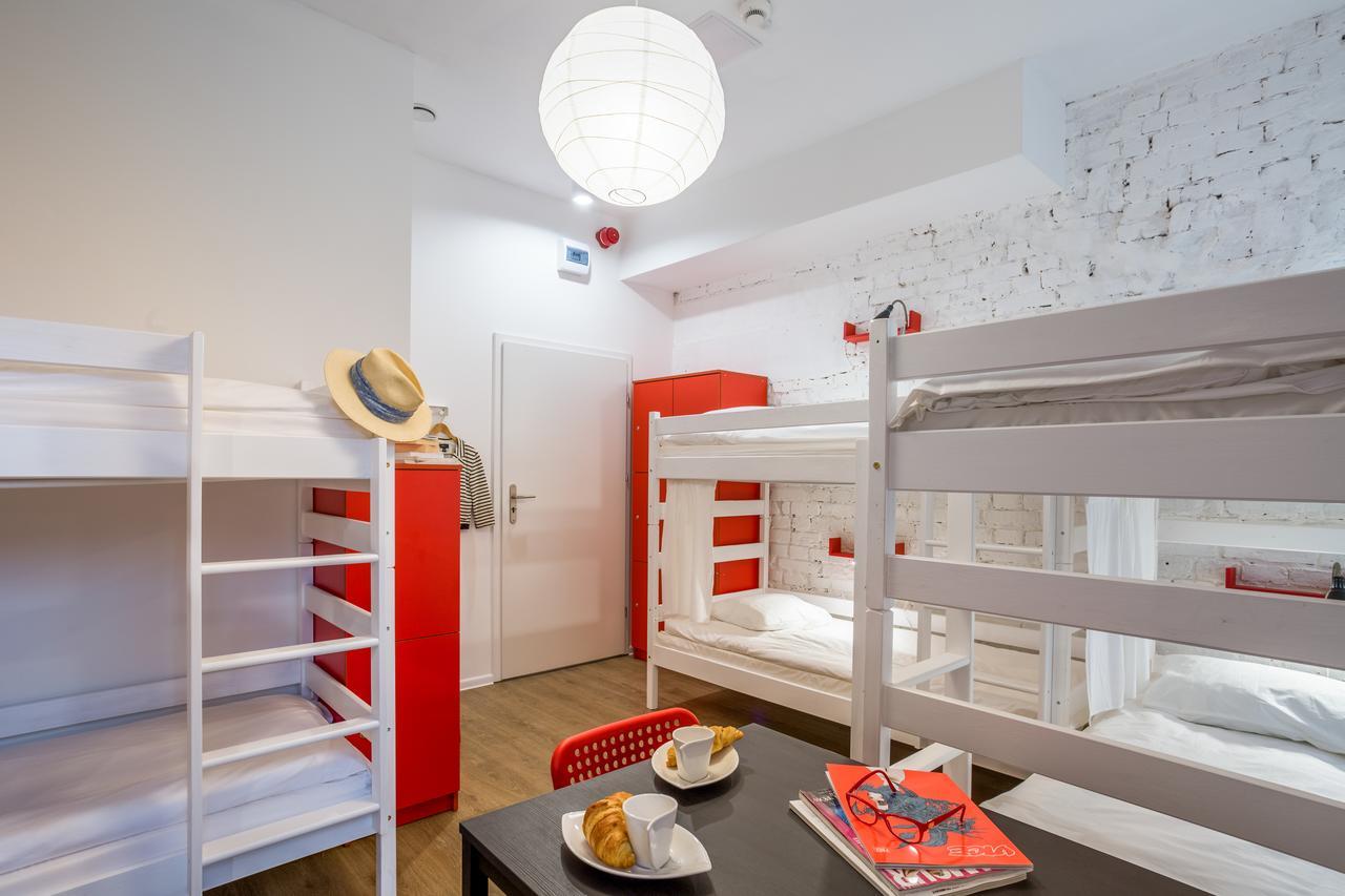 Vava Hostel Варшава Экстерьер фото